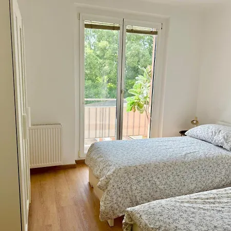 Modern 3 Bedroom With Balcony *