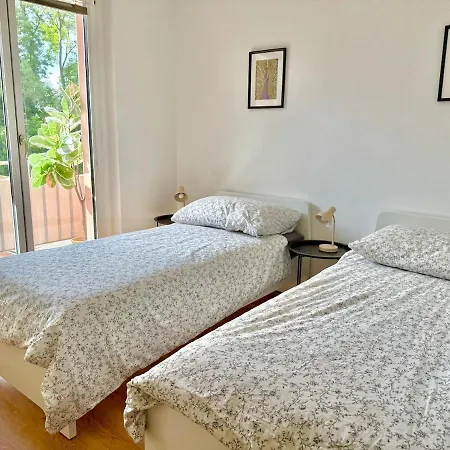 Modern 3 Bedroom With Balcony Schwechat